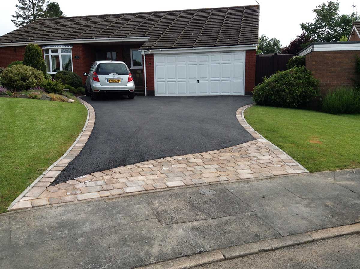 Driveways & Entrances project example by Lillarians Contractor